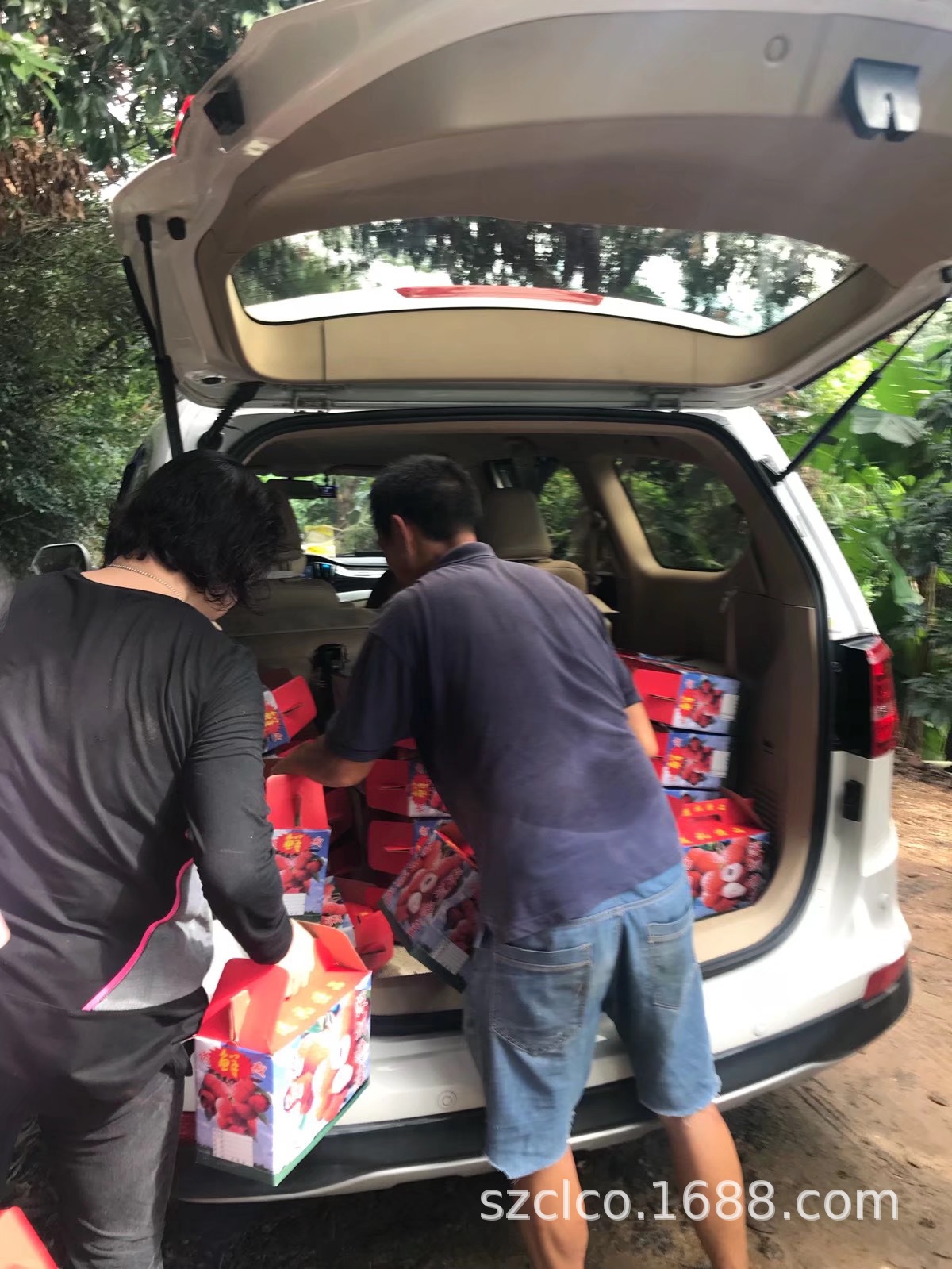 2018年帮扶地贫儿家庭